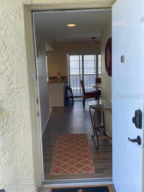 Building Photo - 2700 Cove Cay Dr
