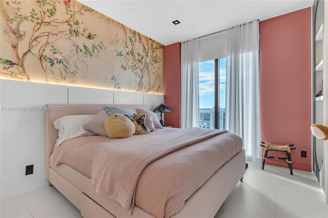 Building Photo - 20281 E Country Club Dr