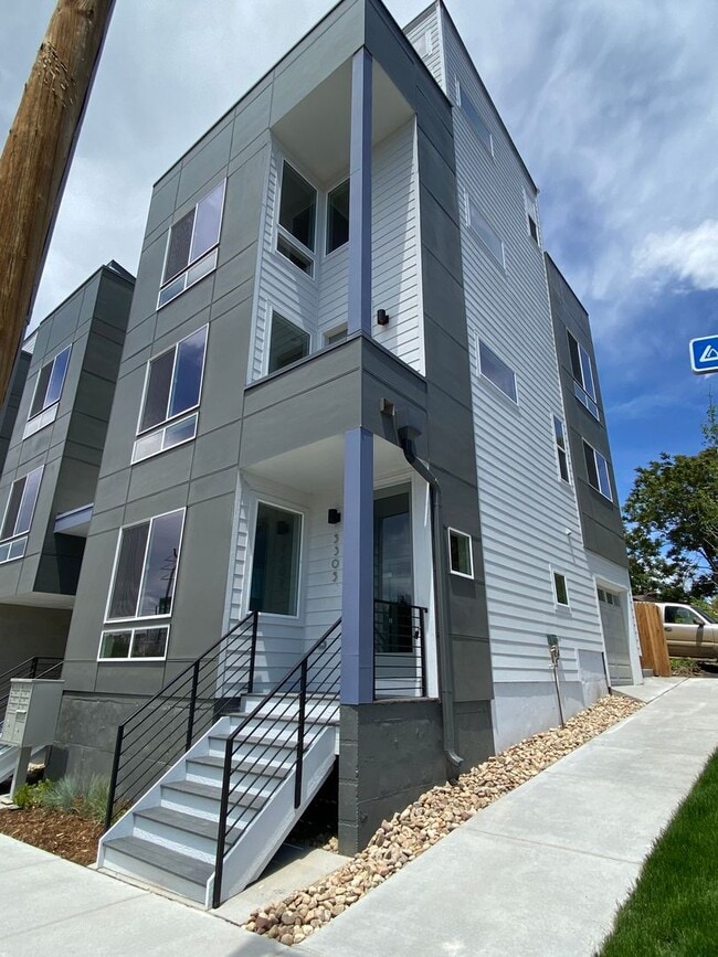 Building Photo - Luxury Townhome - 3 Bed 3.5 Bath at Overlo...