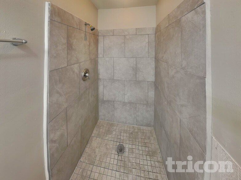 Building Photo - 1108 Fountainhead Dr