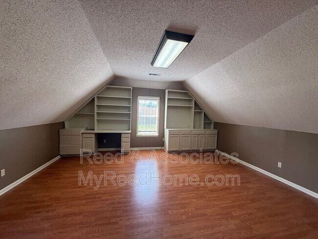 Building Photo - 3066 Shadow Green Ln