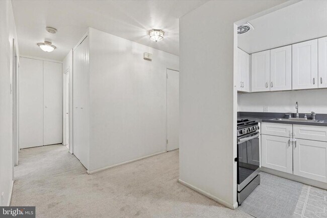 Building Photo - 118 Drummers Ln