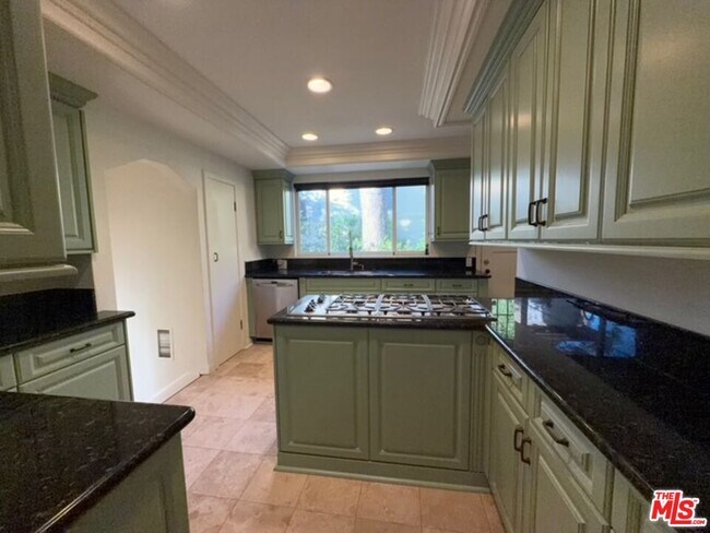 Building Photo - 208 Westmoreland Ave