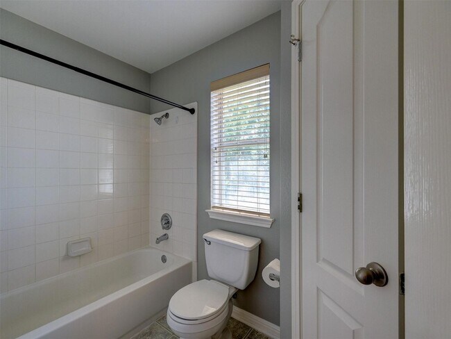 Building Photo - 1554 Homewood Cir