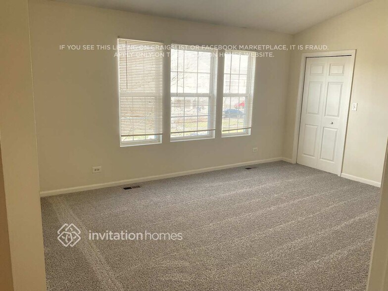 Building Photo - 271 Springbrook Trail S