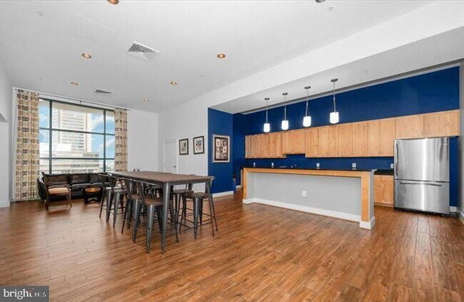 Building Photo - 414 Water St