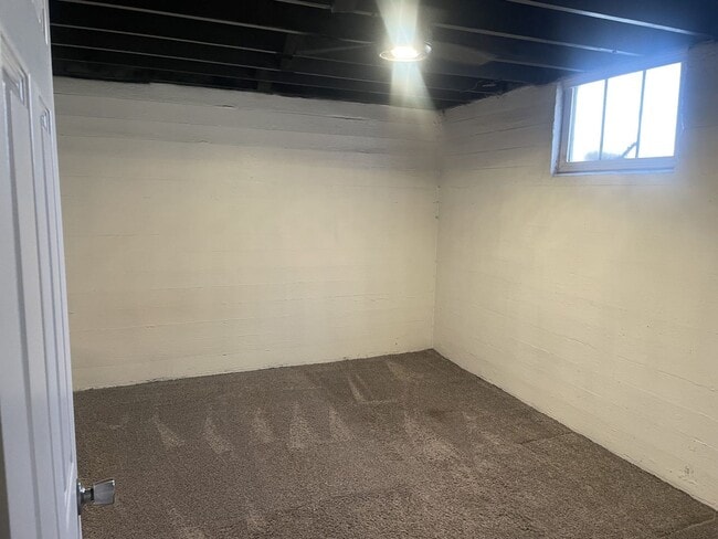 Building Photo - Charming 3-bedroom house