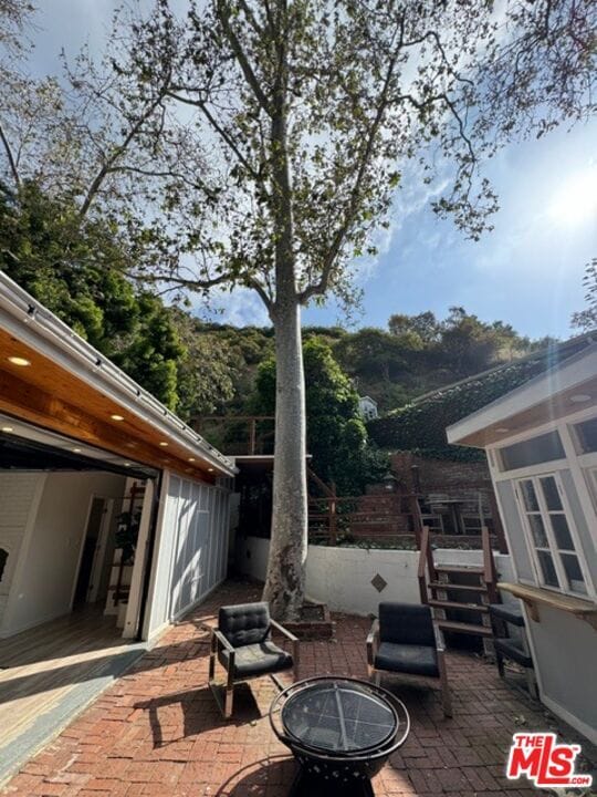 Building Photo - 1636 N Beverly Glen Blvd