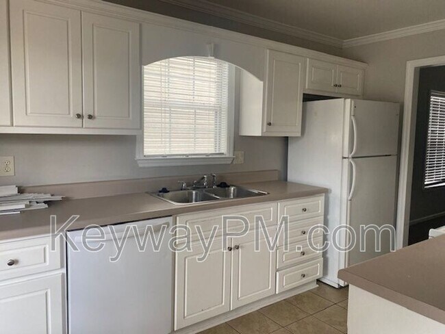Building Photo - 3049 Abba Dr
