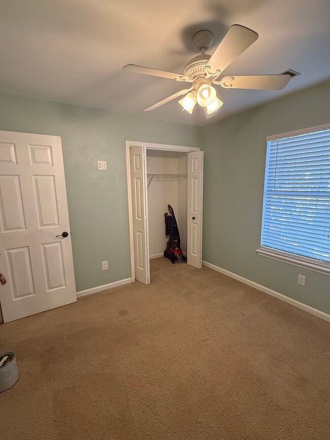 Building Photo - 8511 Stonebridge Dr