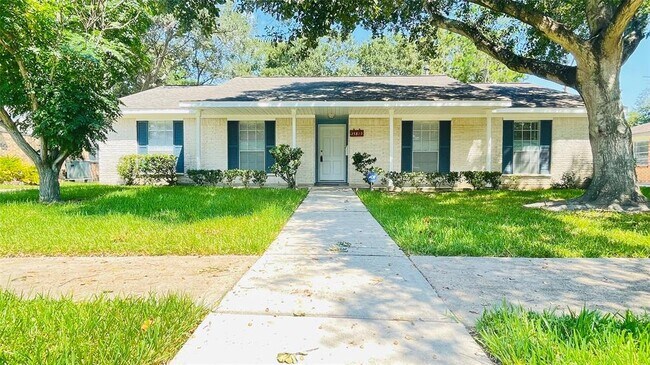 Primary Photo - 15819 Fathom Ln