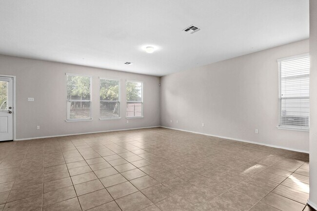 Building Photo - 10219 Orion Dr
