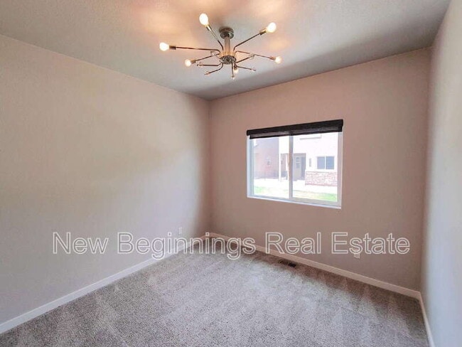 Building Photo - 5313 Palomino Ranch Point