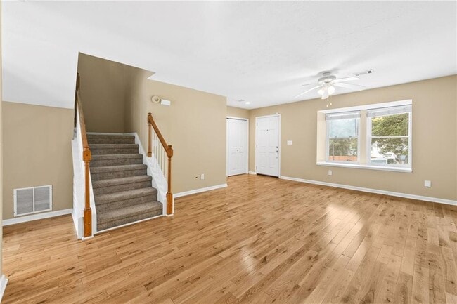 Building Photo - 2266 Oak Glenn Cir