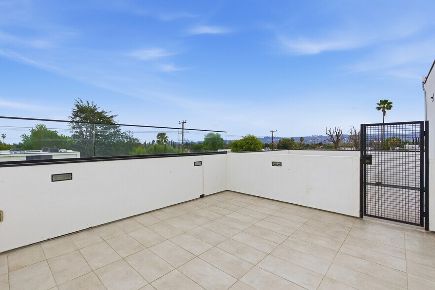 Building Photo - 5809 Kester Ave