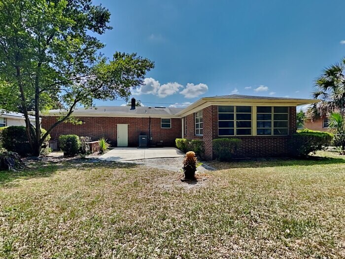 Building Photo - 1332 Arlingwood Ave