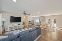 Building Photo - 130 N Lorraine Dr