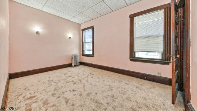 Building Photo - 129 17th Ave