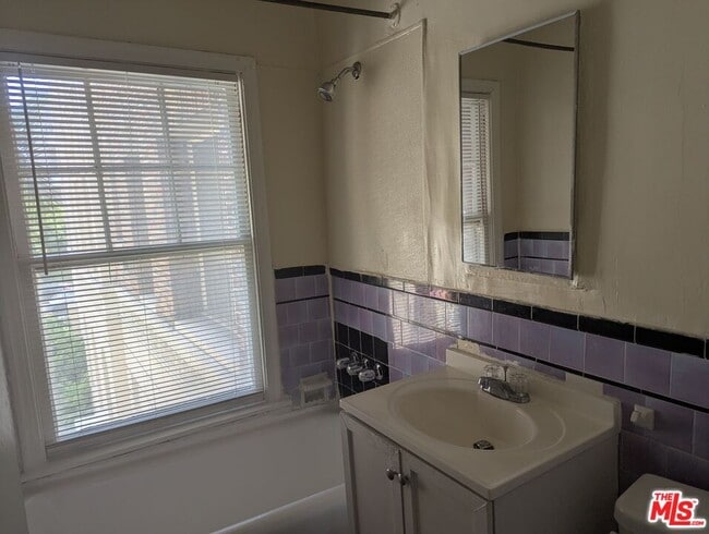 Building Photo - 603 Cochran Ave