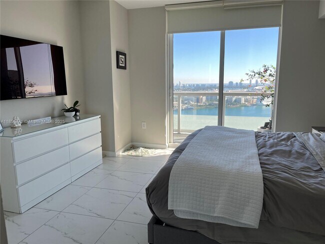 Building Photo - 50 Biscayne Blvd