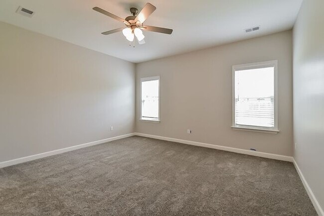 Building Photo - Now Leasing a 4-bedroom 2.5 bath home in W...