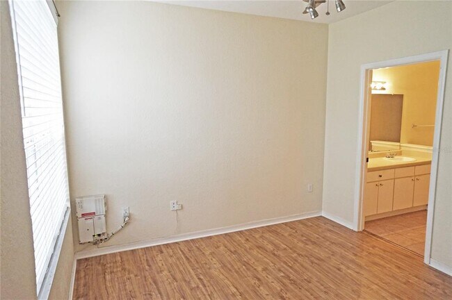 Building Photo - 9850 Lake Chase Island Way