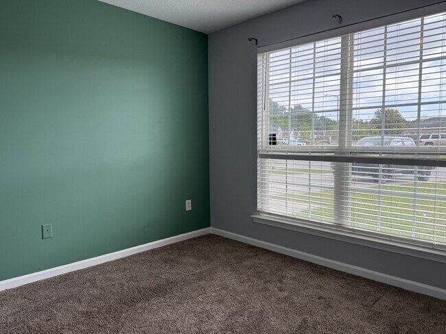 Building Photo - 146 Aquinnah Dr