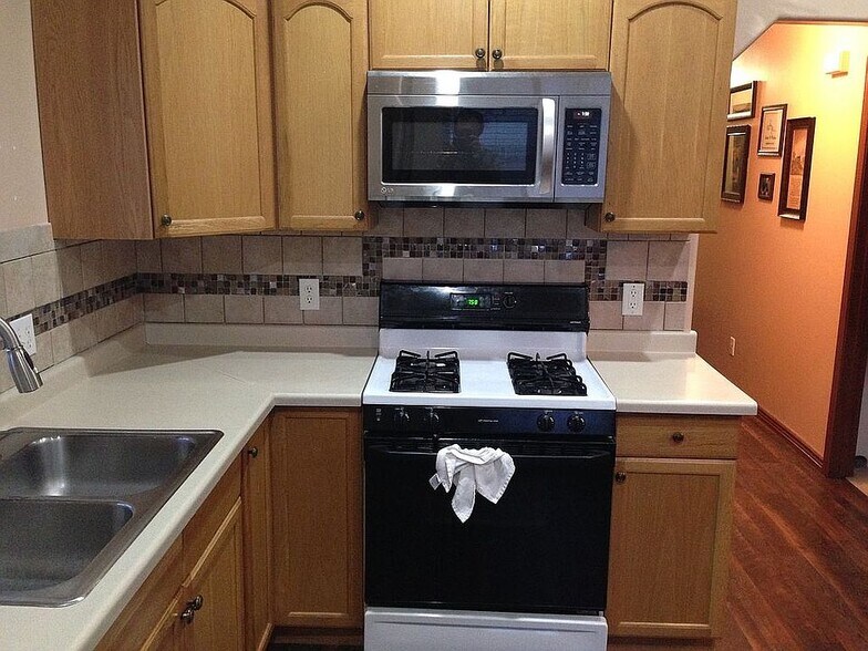 Building Photo - 552 E 300 N
