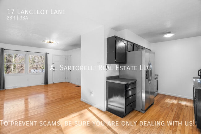 Building Photo - 17 Lancelot Ln