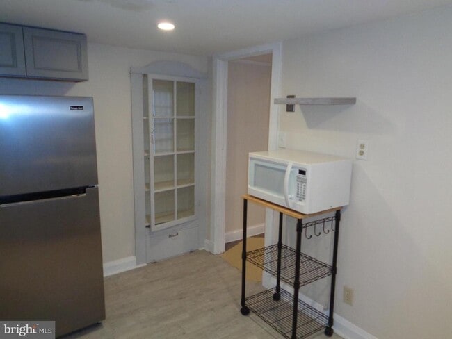 Building Photo - 2800 Linwood Ave