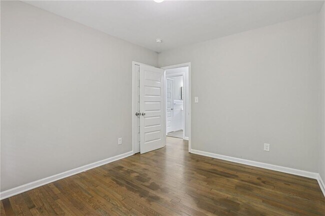 Building Photo - 3731 N Druid Hills Rd