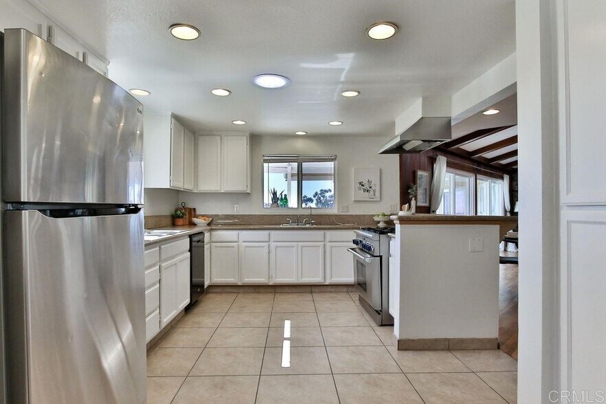 Building Photo - 968 Corte Maria Ave