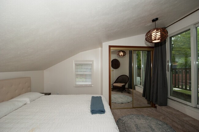 Building Photo - 219 S Gull Lake Dr