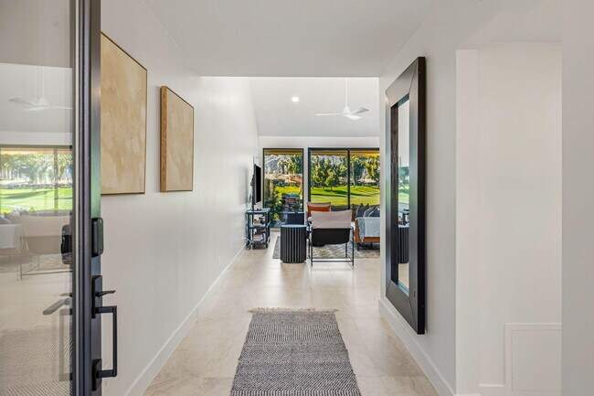 Building Photo - 179 Gran Via