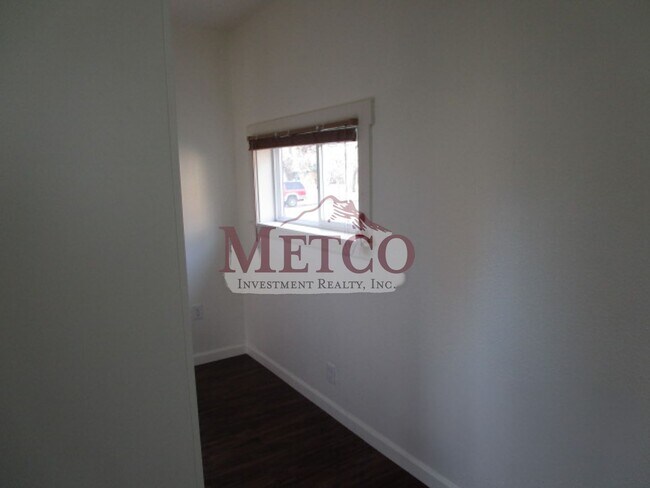 Building Photo - 15401