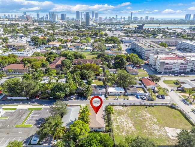 Building Photo - 124 SE 2nd Terrace