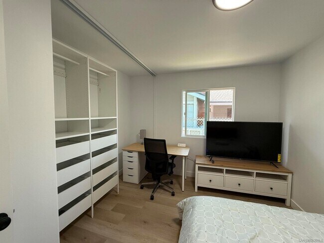 Building Photo - 664 Carefree Dr