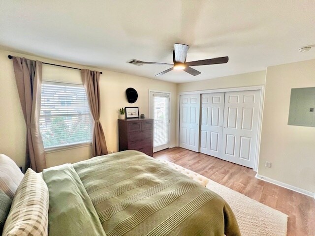 Primary bedroom - 6900 E Riverside Dr