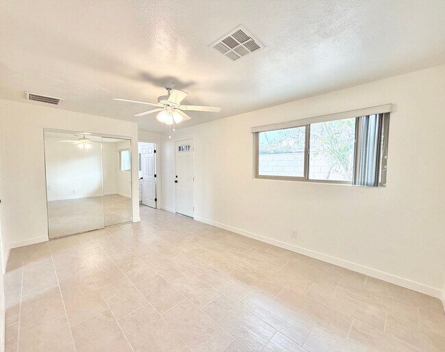 Building Photo - 579 Highland Dr