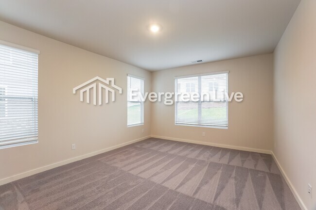 Building Photo - 856 Bur Oak Ct