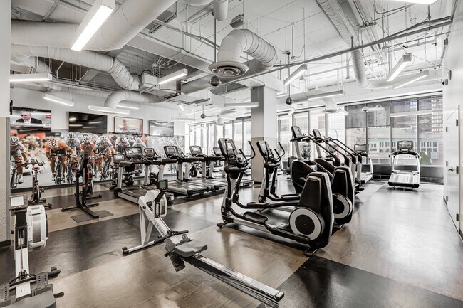 Building Photo - 225 N Columbus Dr