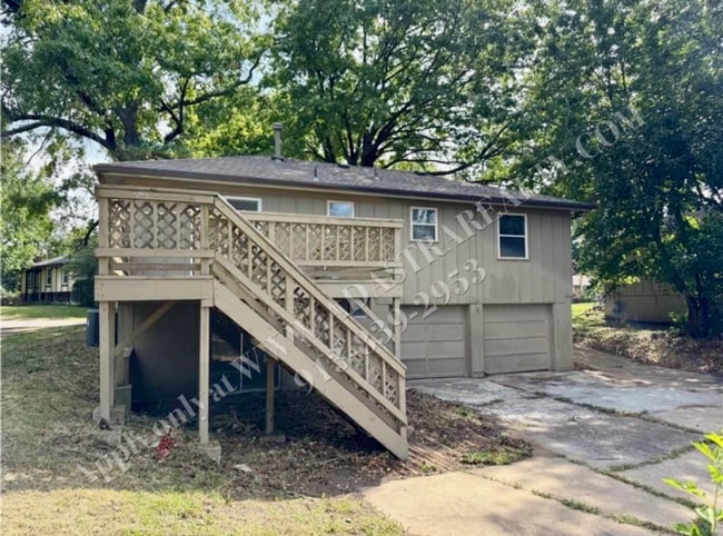 Building Photo - Wonderful Ranch Home in KCMO-Available NOW!!