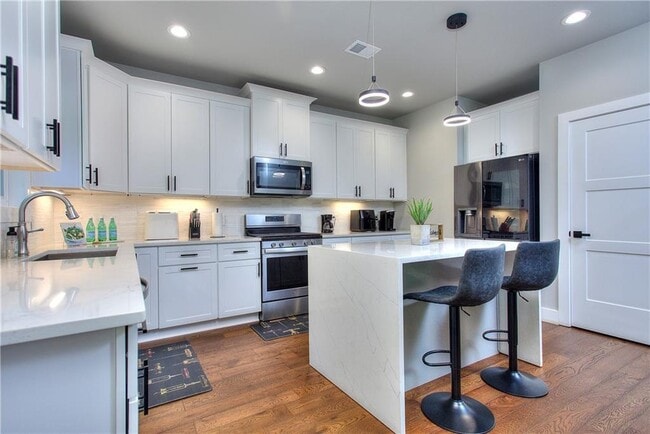 Building Photo - 419 McInnes Cir