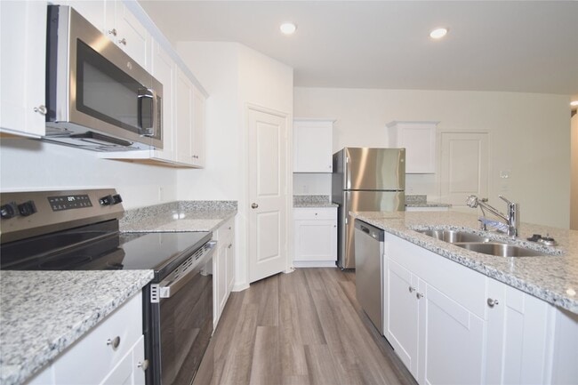 Building Photo - 15291 Abella Dr