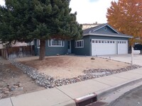 Building Photo - Beautiful 3bd/2bth -3 car garage off of Lo...