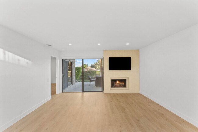 Building Photo - 48980 Wildwood Ln