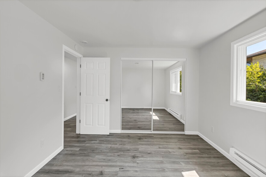 Building Photo - 10607 Des Moines Memorial Dr S