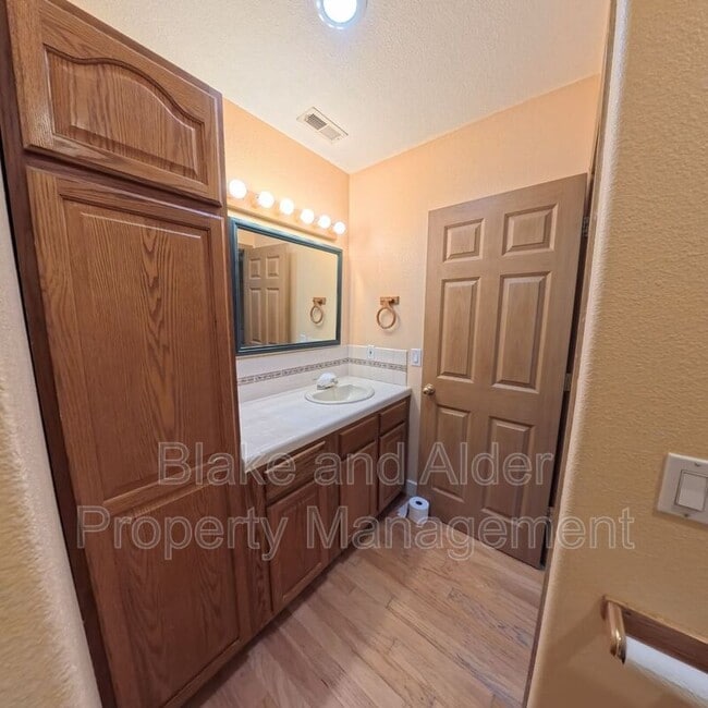 Building Photo - 720 Portland Ave