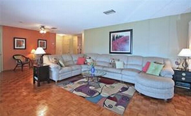 Building Photo - 221 Cedarwood Cir
