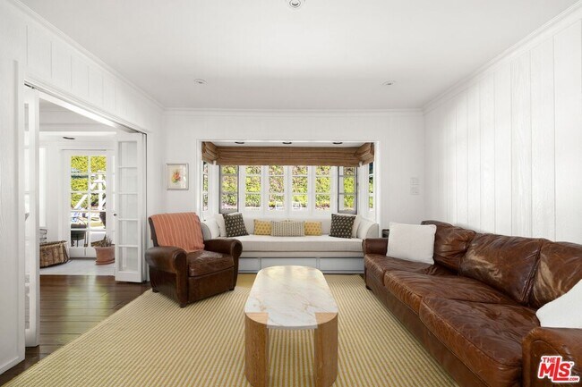 Building Photo - 1456 Roscomare Rd